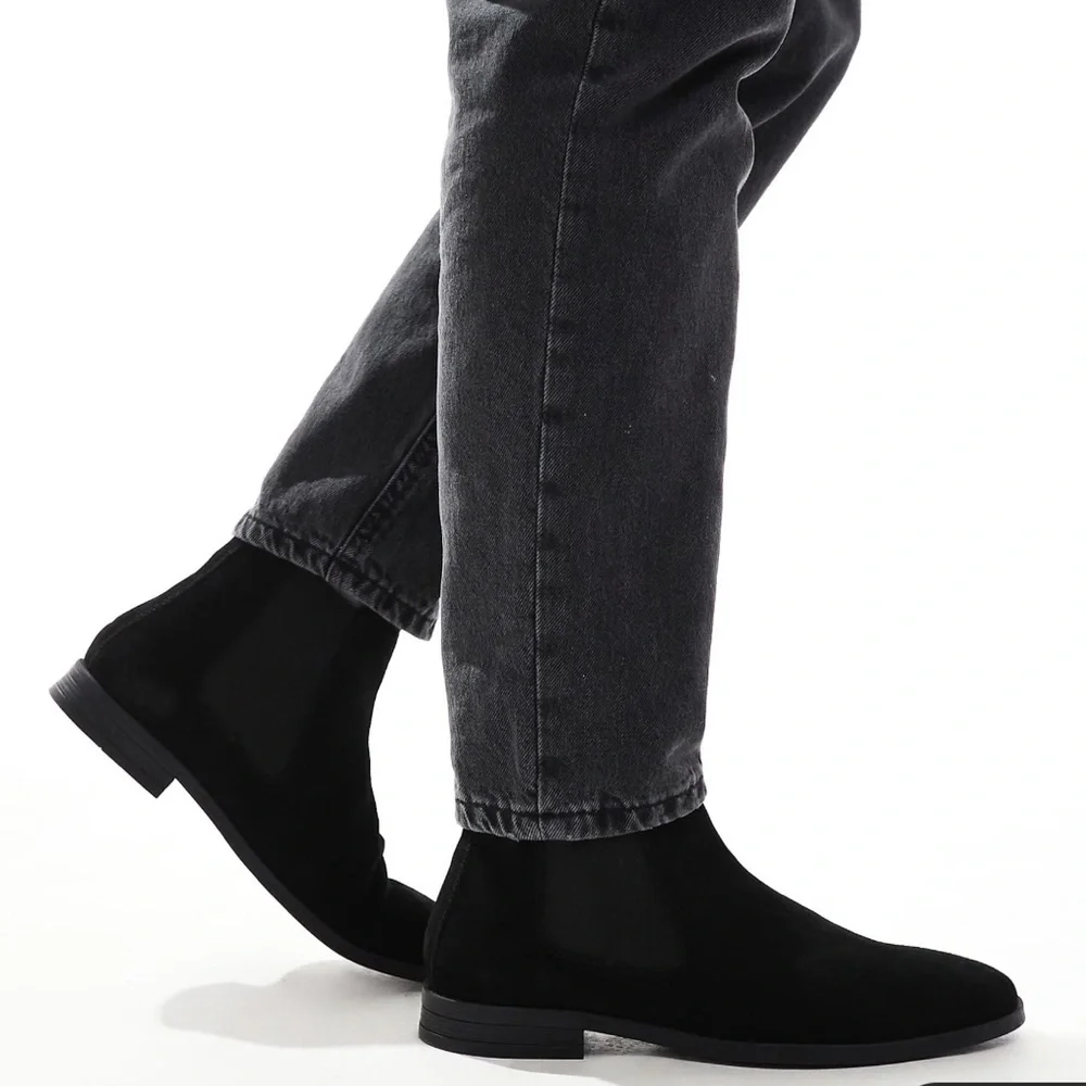 ASOS DESIGN Men’s Chelsea Boots in Black Suede- Size 8.5
